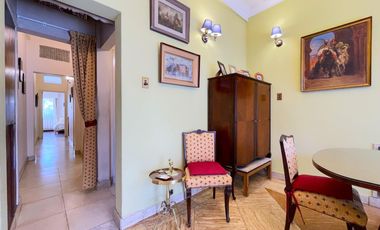 Casa en VENTA con departamento en planta alta, todo a reciclar, en Florida/Vte. López