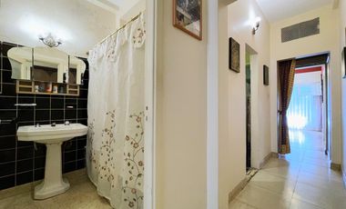 Casa en VENTA con departamento en planta alta, todo a reciclar, en Florida/Vte. López