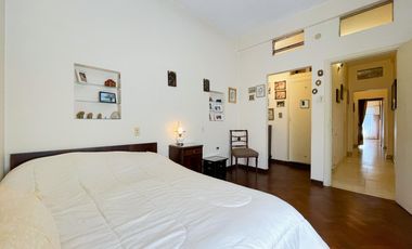 Casa en VENTA con departamento en planta alta, todo a reciclar, en Florida/Vte. López