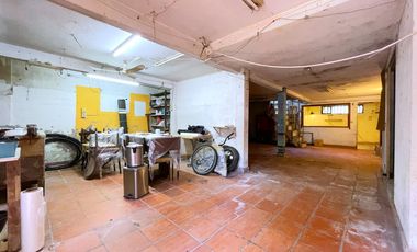 Casa en VENTA con departamento en planta alta, todo a reciclar, en Florida/Vte. López