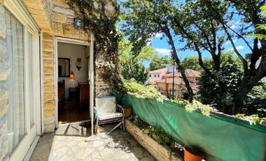 Casa en VENTA con departamento en planta alta, todo a reciclar, en Florida/Vte. López