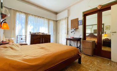 Casa en VENTA con departamento en planta alta, todo a reciclar, en Florida/Vte. López