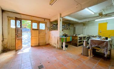 Casa en VENTA con departamento en planta alta, todo a reciclar, en Florida/Vte. López