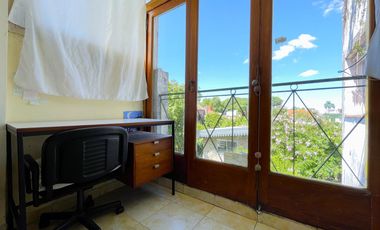 Casa en VENTA con departamento en planta alta, todo a reciclar, en Florida/Vte. López