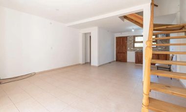 Casa en venta - 2 dormitorios 1 baño - cochera - 180mts2 - Santa Clara Del Mar