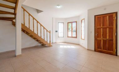 Casa en venta - 2 dormitorios 1 baño - cochera - 180mts2 - Santa Clara Del Mar