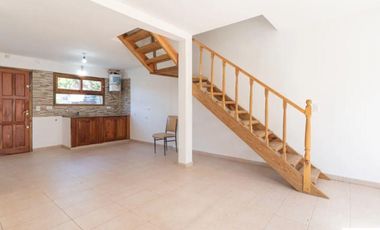 Casa en venta - 2 dormitorios 1 baño - cochera - 180mts2 - Santa Clara Del Mar