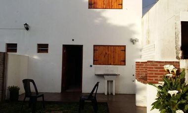 Casa en venta - 2 dormitorios 1 baño - cochera - 180mts2 - Santa Clara Del Mar