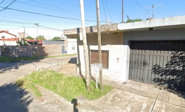 Casa VENTA - 3 dormitorios 2 bañso -70mts2 totales  - Berazategui