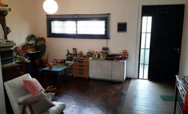 Casa venta - 3 dormitorios 3 baños - 360mts2 totales - Valentin Alsina