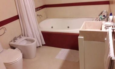 Casa venta - 3 dormitorios 3 baños - 360mts2 totales - Valentin Alsina
