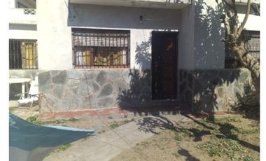 Casa en venta - 5 dormitorios 3 baños - 300mts2 - San Clemente Del Tuyú