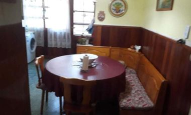 Casa en venta - 3 dormitorios 3 baños - 256mts2 - Quilmes