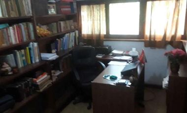 Casa en venta - 3 dormitorios 3 baños - 256mts2 - Quilmes