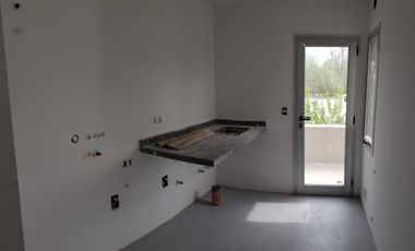 Casa venta 3 dormitorios 4 baños 720mts2 totales - Villa Elisa