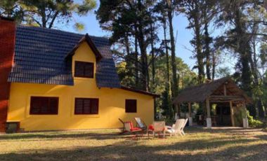 Casa en venta - 5 Dormitorios 2 Baños - 270Mts2 - La Lucila Del Mar