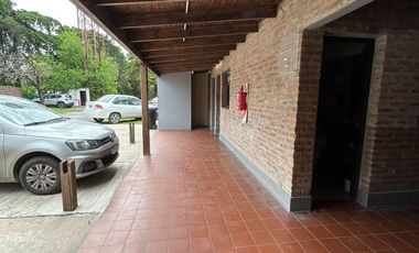 ALQUILER 2 Galpones naves industriales con salon de eventos en Av. 19 y 526 Gonnet La Plata