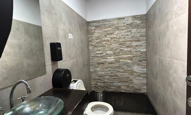 ALQUILER 2 Galpones naves industriales con salon de eventos en Av. 19 y 526 Gonnet La Plata