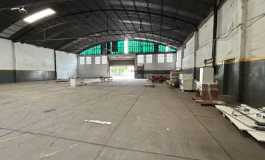 ALQUILER 2 Galpones naves industriales con salon de eventos en Av. 19 y 526 Gonnet La Plata