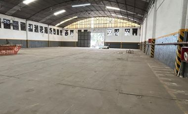 ALQUILER 2 Galpones naves industriales con salon de eventos en Av. 19 y 526 Gonnet La Plata