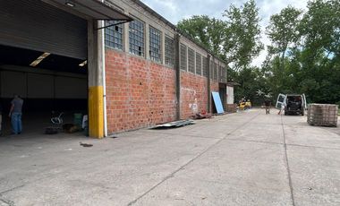 ALQUILER 2 Galpones naves industriales con salon de eventos en Av. 19 y 526 Gonnet La Plata