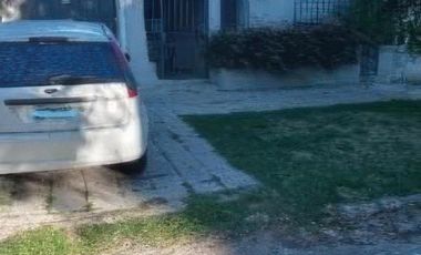 Casa en venta - 2 dormitorios 1 baño - 95mts2 - Lomas de Zamora