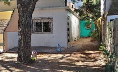 Casa en venta - 1 dormitorio 1 baño - 70mts2  - Mar Del Tuyu