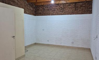 Departamento de un abiente  buen estado.