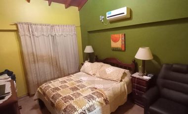 Casa venta - 4 dormitorios 3 baños - 459mts2 totales - Berisso