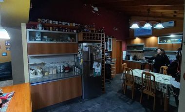 Casa venta - 4 dormitorios 3 baños - 459mts2 totales - Berisso