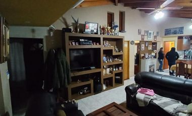 Casa venta - 4 dormitorios 3 baños - 459mts2 totales - Berisso