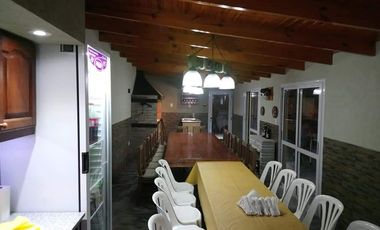 Casa venta - 4 dormitorios 3 baños - 459mts2 totales - Berisso