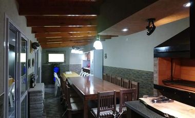 Casa venta - 4 dormitorios 3 baños - 459mts2 totales - Berisso