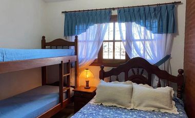 Casa en venta - 4 dormitorios 3 baños - Cochera - 600mts2 - Mar De Ajó