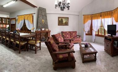 Casa en venta - 4 dormitorios 3 baños - Cochera - 600mts2 - Mar De Ajó