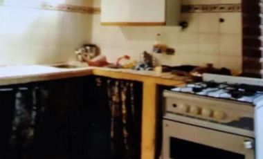 Casa venta - 4 dormitorios 2 baños - 200mts2 totales - Berazategui