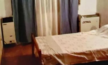 Casa venta - 4 dormitorios 2 baños - 200mts2 totales - Berazategui