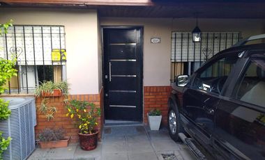 Casa en venta - 1 dormitorio 1 baño - 70mts2 - Sourigues.