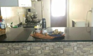 Casa en venta - 2 dormitorios 2 baños - Cochera - 200Mts2 - Berazategui