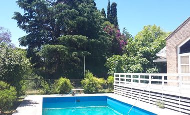 Casa venta -8 dormitorios-5 baños-5 cocheras -2100mts2 totales- Ranelagh