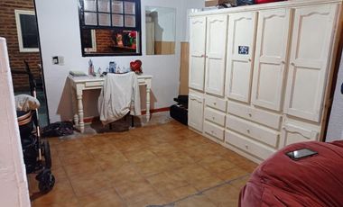 Casa venta - 2 dormitorios - 1 baño - 330mts2 totales - Sourigues