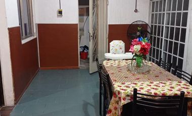 Casa venta - 2 dormitorios - 1 baño - 330mts2 totales - Sourigues