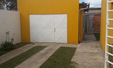 Casa en venta - 2 dormitorios 2 baños - 250mts2 - Necochea