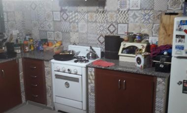 Casa en venta - 2 dormitorios 2 baños - 250mts2 - Necochea