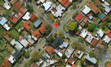 Casa en venta - 4 dormitorios 1 baño - 96mts2 - Don Bosco, Quilmes