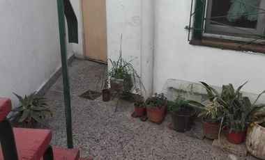 Casa en venta - 4 dormitorios 1 baño - 96mts2 - Don Bosco, Quilmes