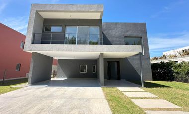 Casa Al Río En Venta - Barrio San Juan, Villanueva, Tigre