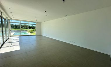 Casa Al Río En Venta - Barrio San Juan, Villanueva, Tigre
