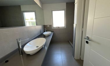 Casa Al Río En Venta - Barrio San Juan, Villanueva, Tigre