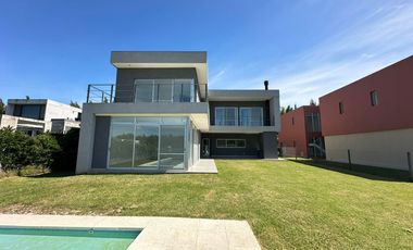 Casa Al Río En Venta - Barrio San Juan, Villanueva, Tigre